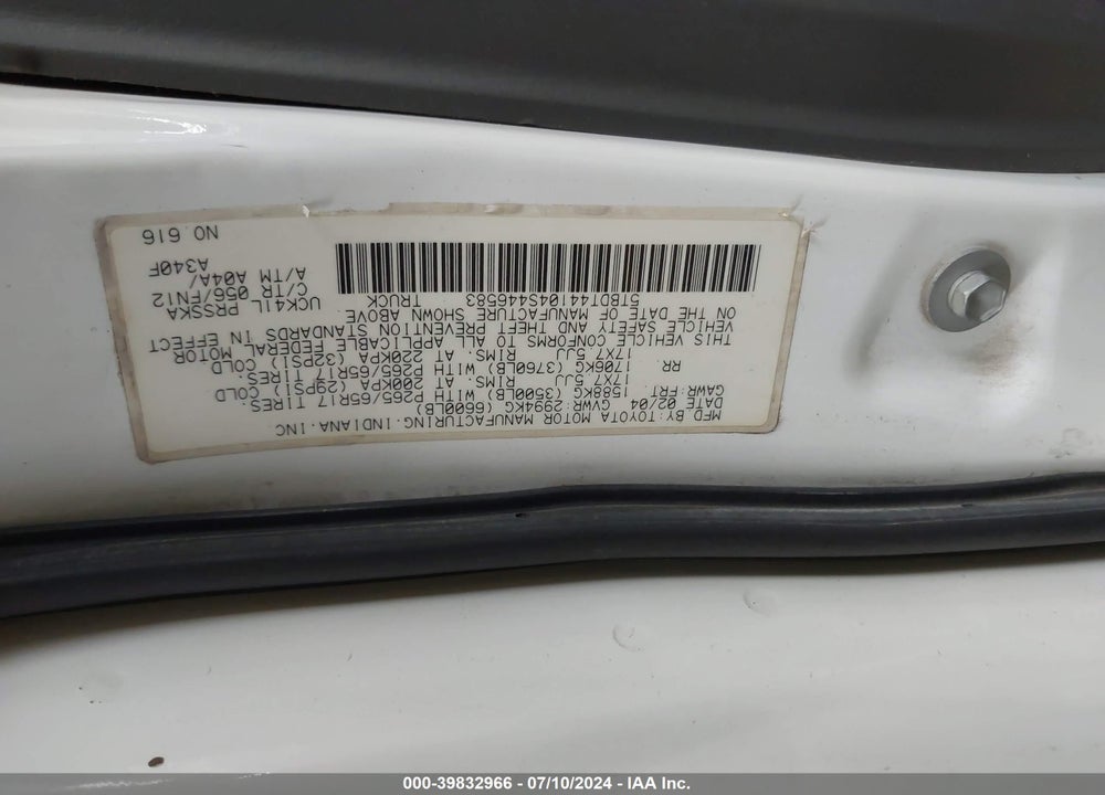 2004 TOYOTA TUNDRA SR5 V8 VIN: 5TBDT44104S446583