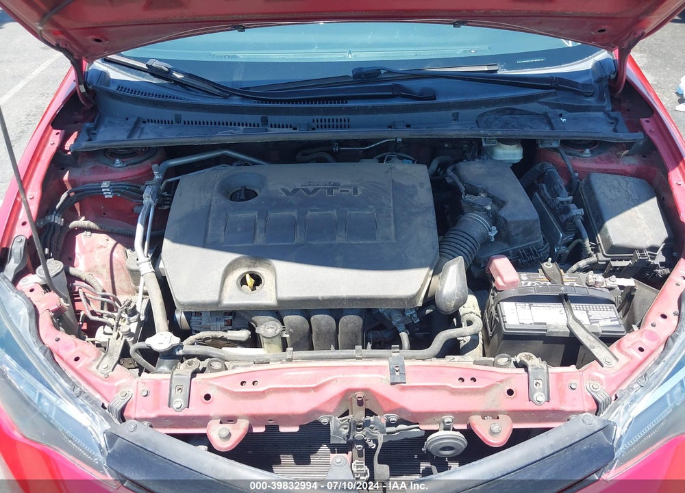 2018 TOYOTA COROLLA LE VIN: 5YFBURHE5JP798505