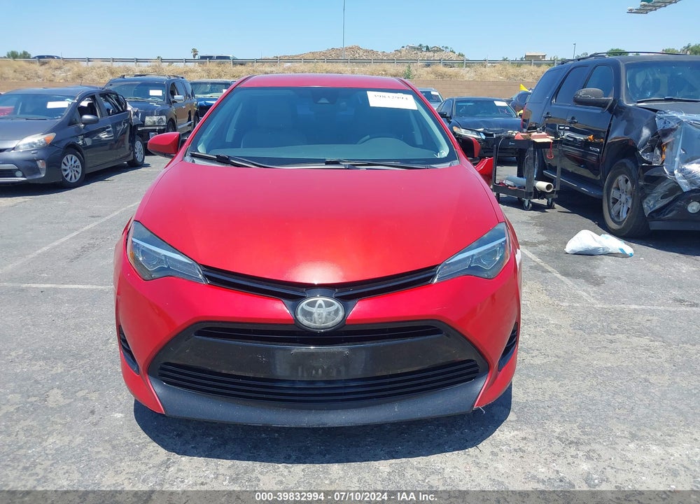 2018 TOYOTA COROLLA LE VIN: 5YFBURHE5JP798505
