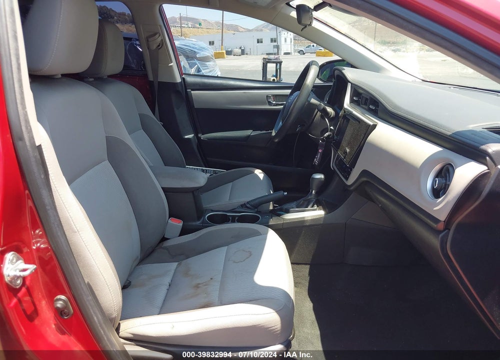 2018 TOYOTA COROLLA LE VIN: 5YFBURHE5JP798505