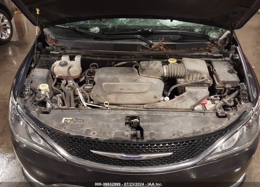 2020 CHRYSLER PACIFICA TOURING L VIN: 2C4RC1BG9LR277030