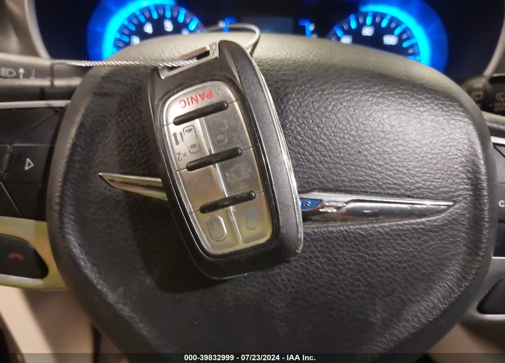 2020 CHRYSLER PACIFICA TOURING L VIN: 2C4RC1BG9LR277030