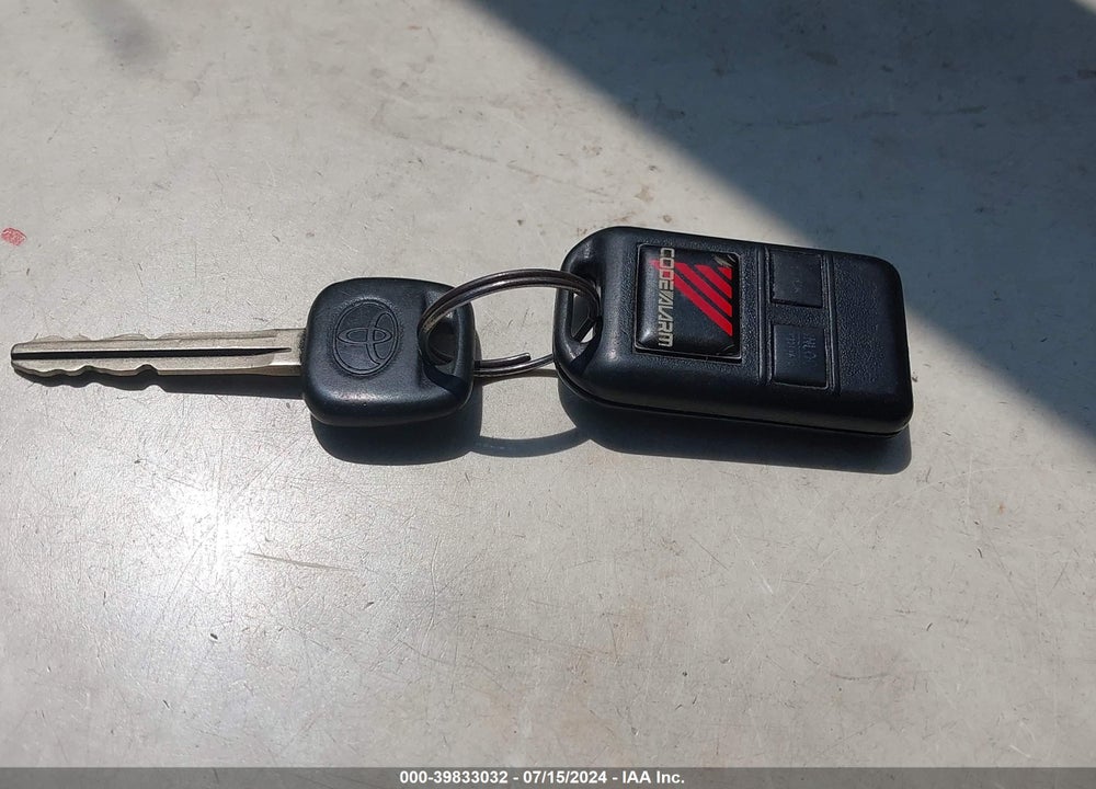 2005 TOYOTA RAV4 VIN: JTEHD20V856033116