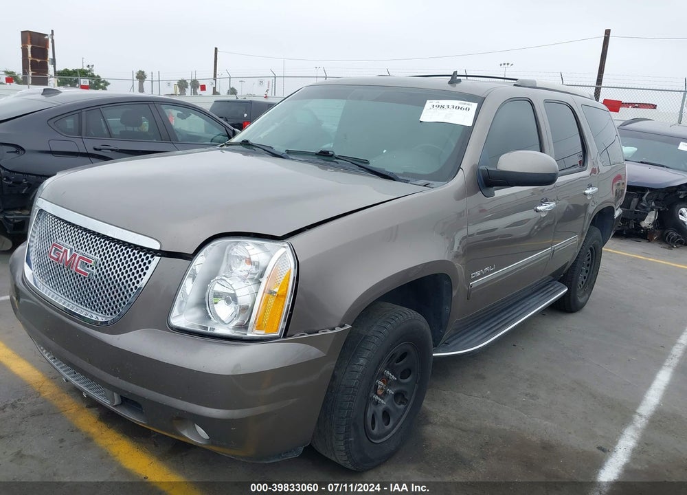 2012 GMC YUKON DENALI VIN: 1GKS2EEF9CR137021