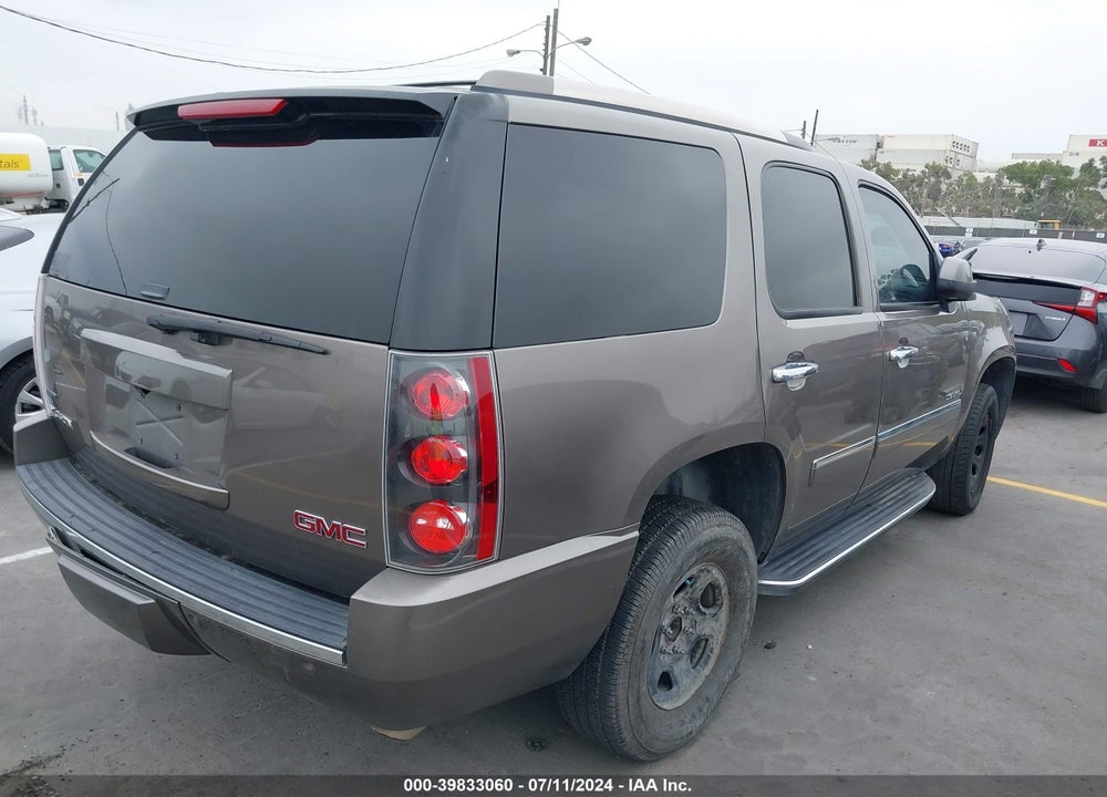 2012 GMC YUKON DENALI VIN: 1GKS2EEF9CR137021