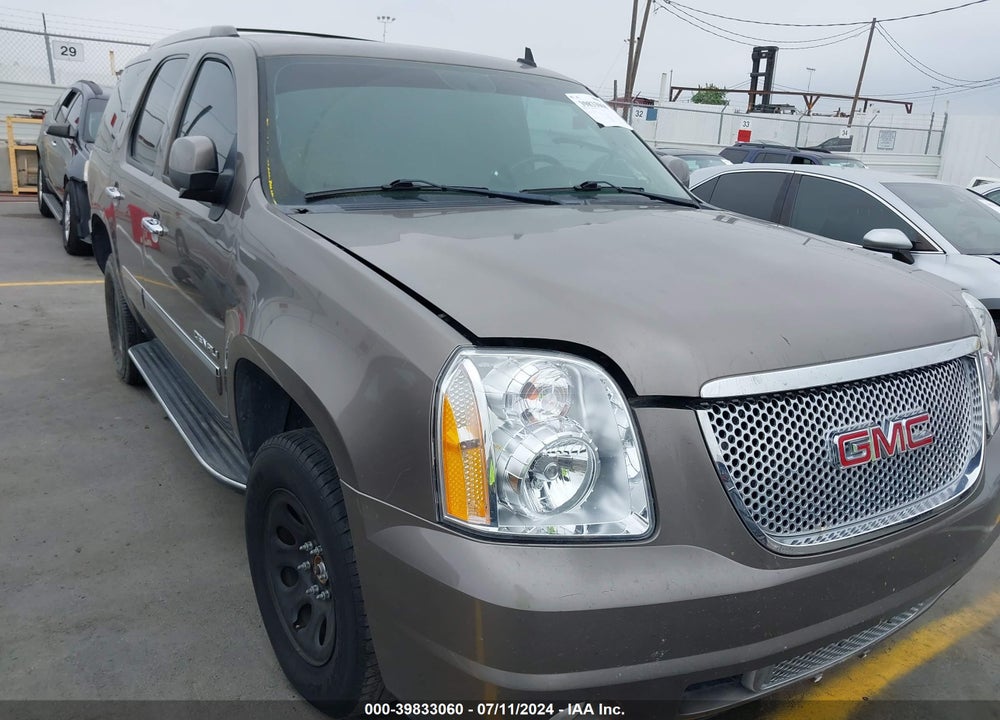 2012 GMC YUKON DENALI VIN: 1GKS2EEF9CR137021