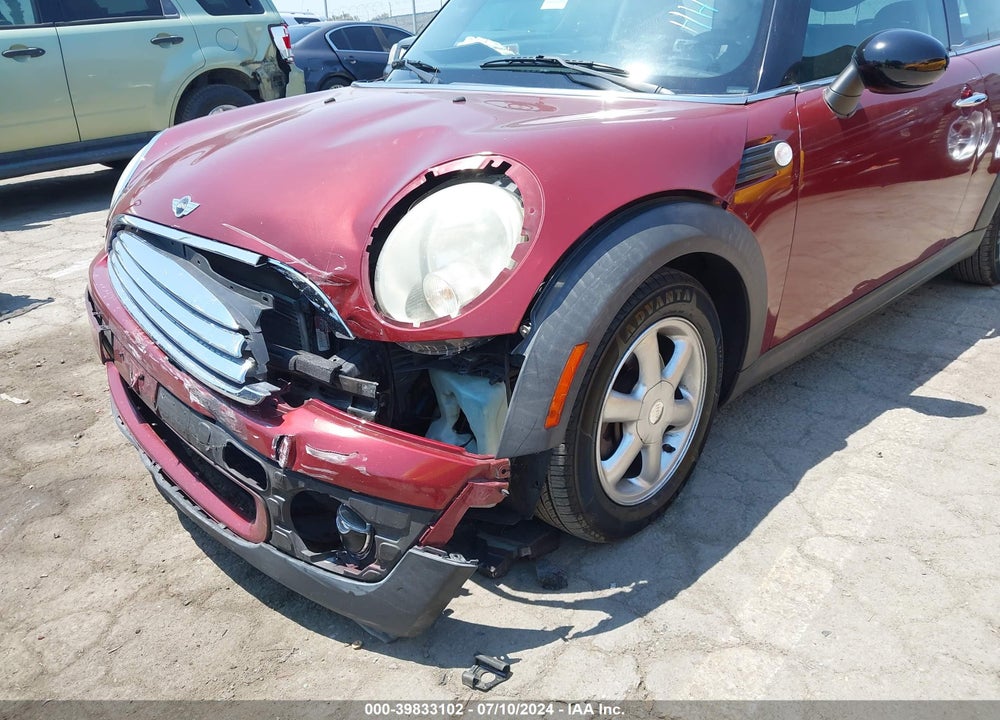 2009 MINI COOPER VIN: WMWMF33509TW70892