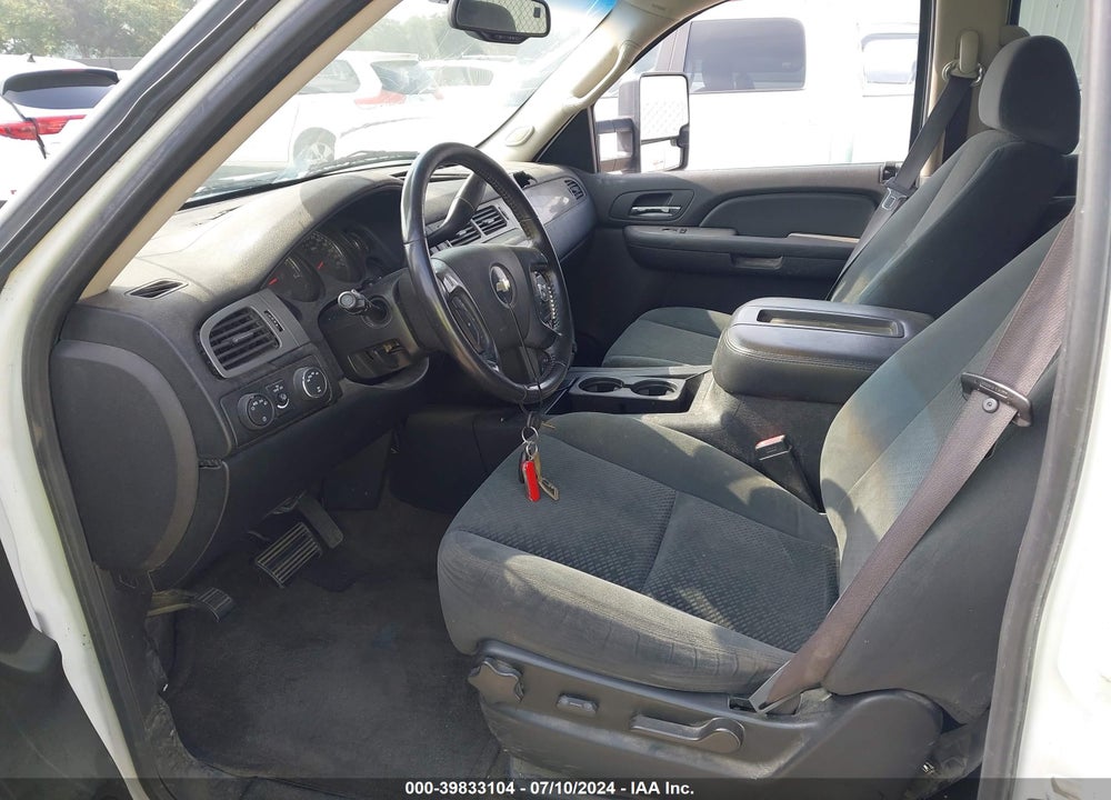 2008 CHEVROLET TAHOE LS VIN: 1GNFK13068R253375