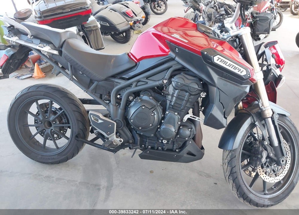 2015 TRIUMPH MOTORCYCLE TIGER EXPLORER VIN: SMTF02XK4FJ660124