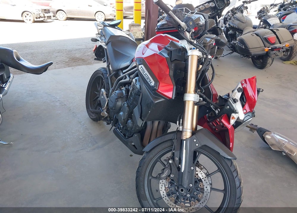 2015 TRIUMPH MOTORCYCLE TIGER EXPLORER VIN: SMTF02XK4FJ660124