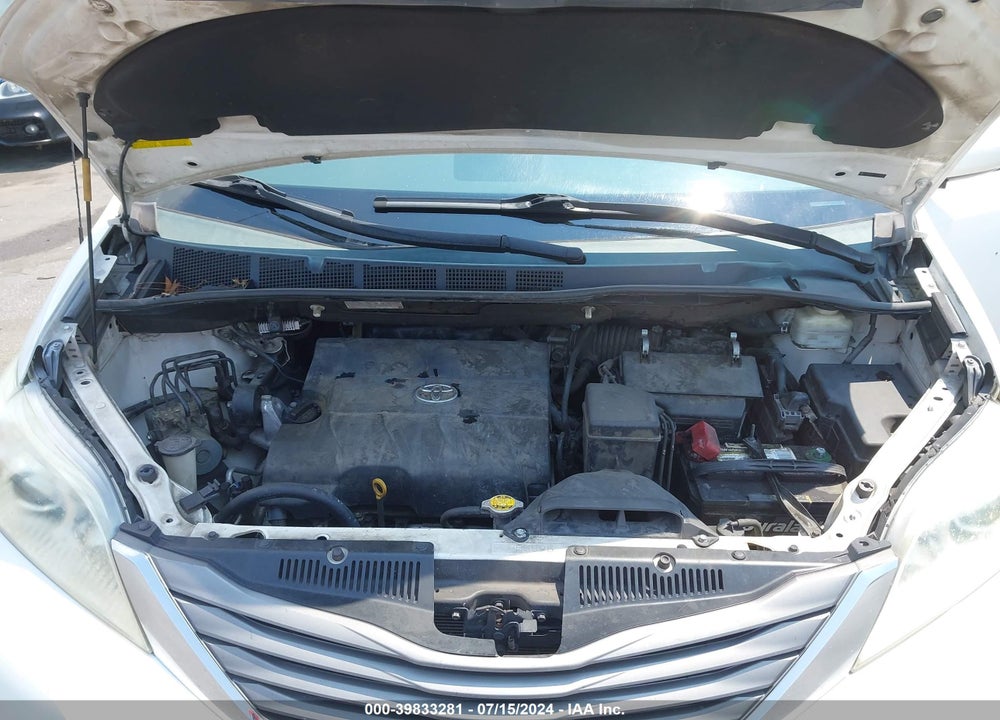 2012 TOYOTA SIENNA XLE V6 8 PASSENGER VIN: 5TDYK3DC7CS249660