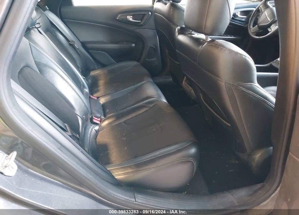 2015 CHRYSLER 200 S VIN: 1C3CCCBB2FN658312