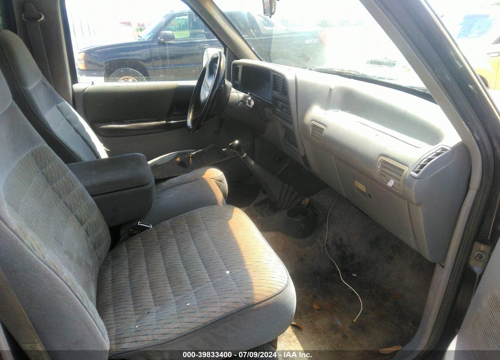 1994 FORD RANGER VIN: 1FTCR10A8RUA26238