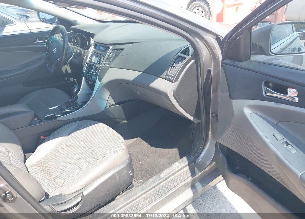2011 HYUNDAI SONATA SE 2.0T VIN: 5NPEC4AB0BH275880