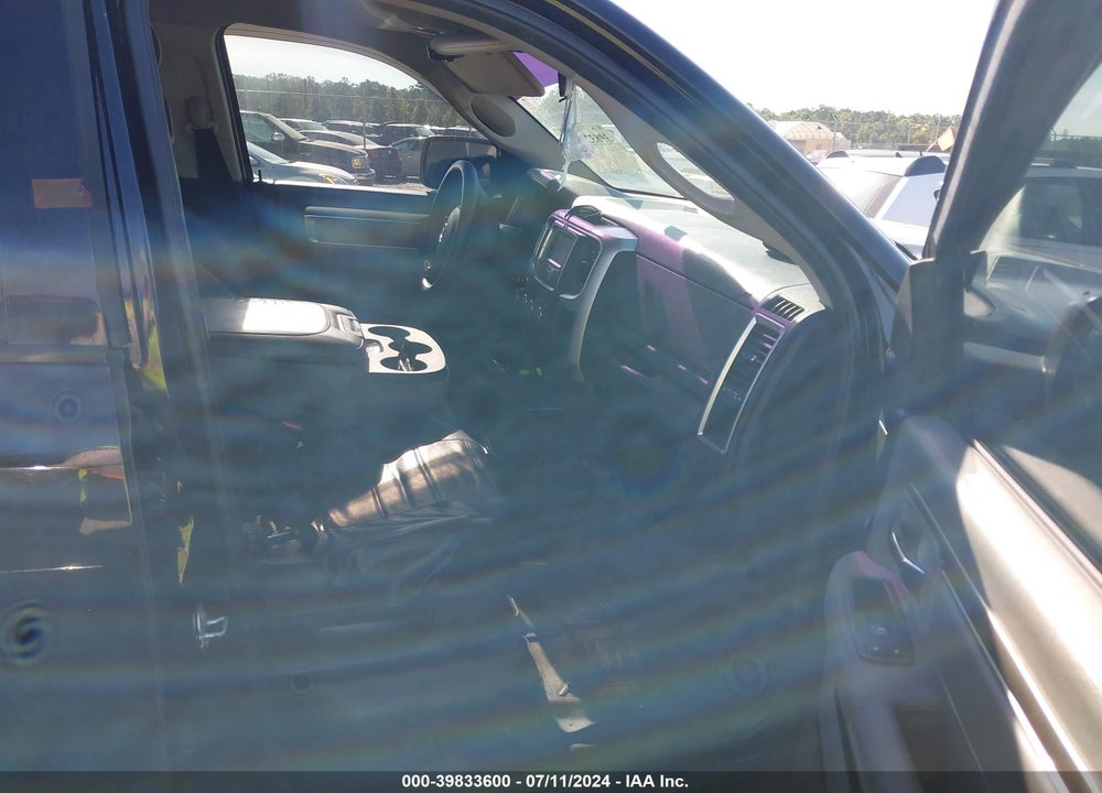 2017 RAM 1500 SLT VIN: 1C6RR7LT2HS763074