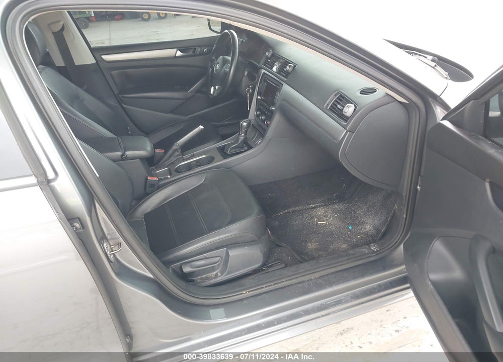 2014 VOLKSWAGEN PASSAT 1.8T SE VIN: 1VWBS7A32EC053080