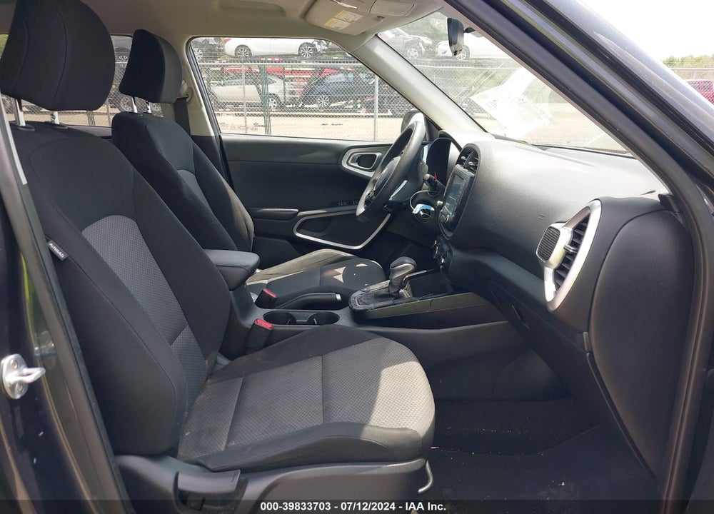 2020 KIA SOUL LX VIN: KNDJ23AU4L7072106