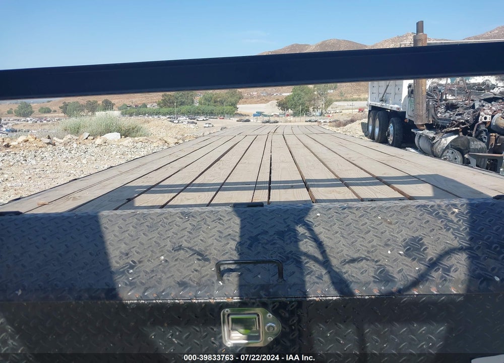 2024 PLATINUM GOOSENECK FLATBED TRAILER VIN: 7XA1F4026RB000054
