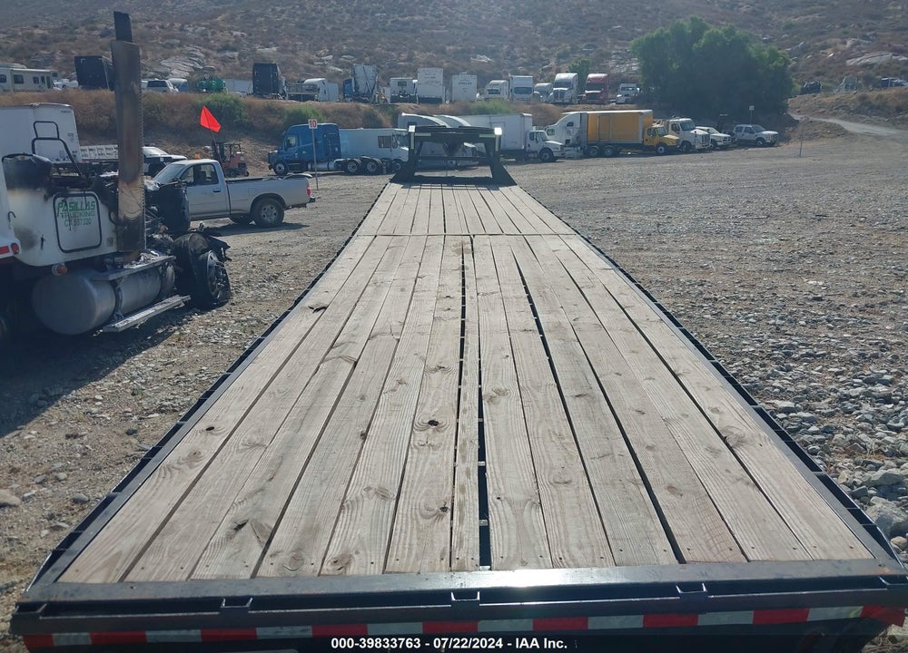 2024 PLATINUM GOOSENECK FLATBED TRAILER VIN: 7XA1F4026RB000054
