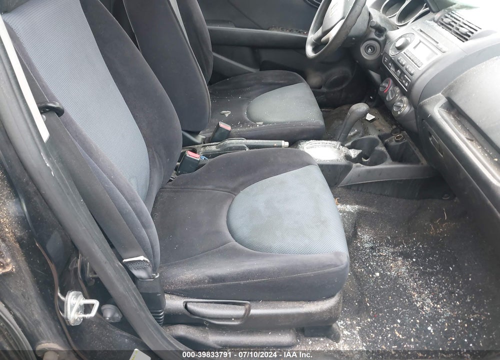 2007 HONDA FIT VIN: JHMGD38407S066007