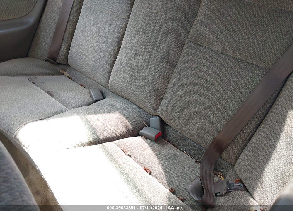 2000 HONDA CIVIC VIN: 1HGEJ6675YL031573