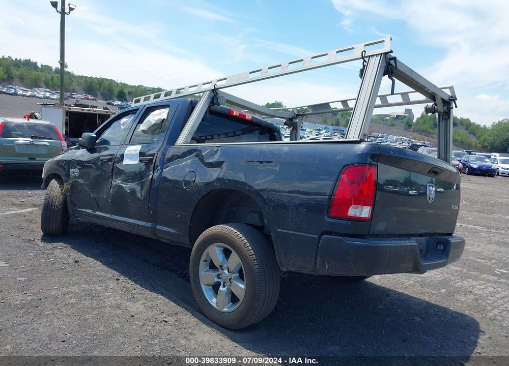 2019 RAM 1500 CLASSIC EXPRESS QUAD CAB 4X4 6'4 BOX VIN: 1C6RR7FG6KS522818