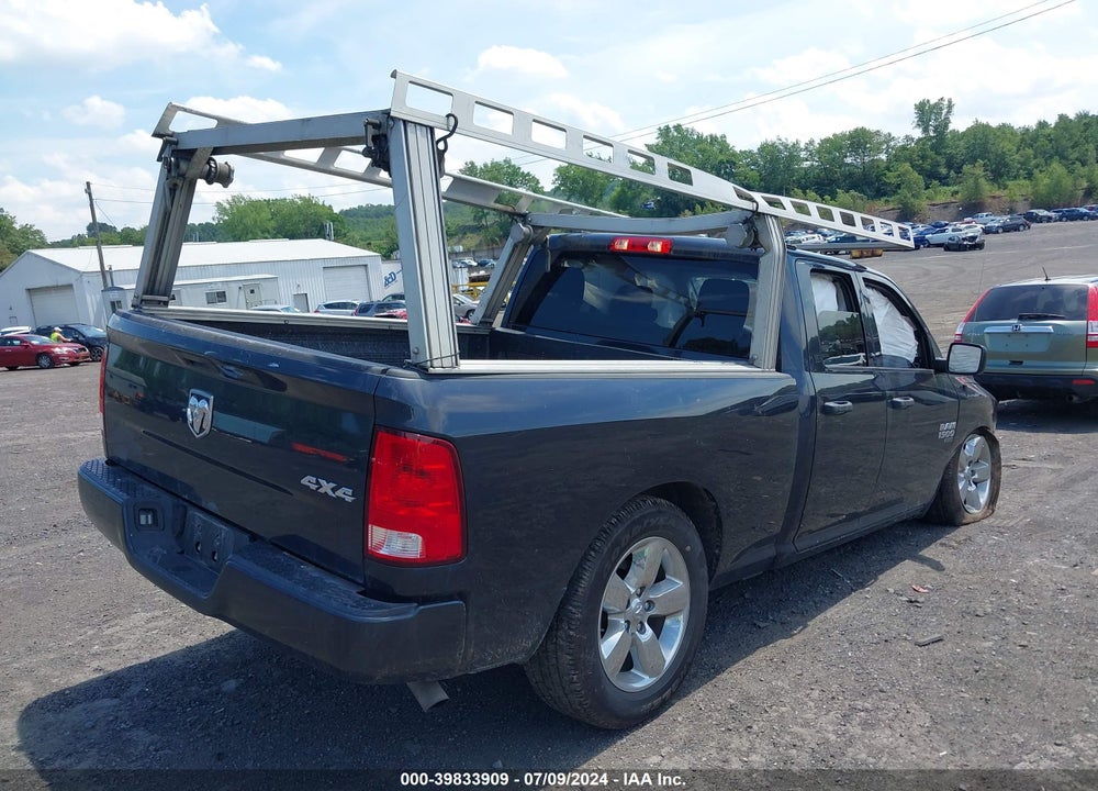 2019 RAM 1500 CLASSIC EXPRESS QUAD CAB 4X4 6'4 BOX VIN: 1C6RR7FG6KS522818