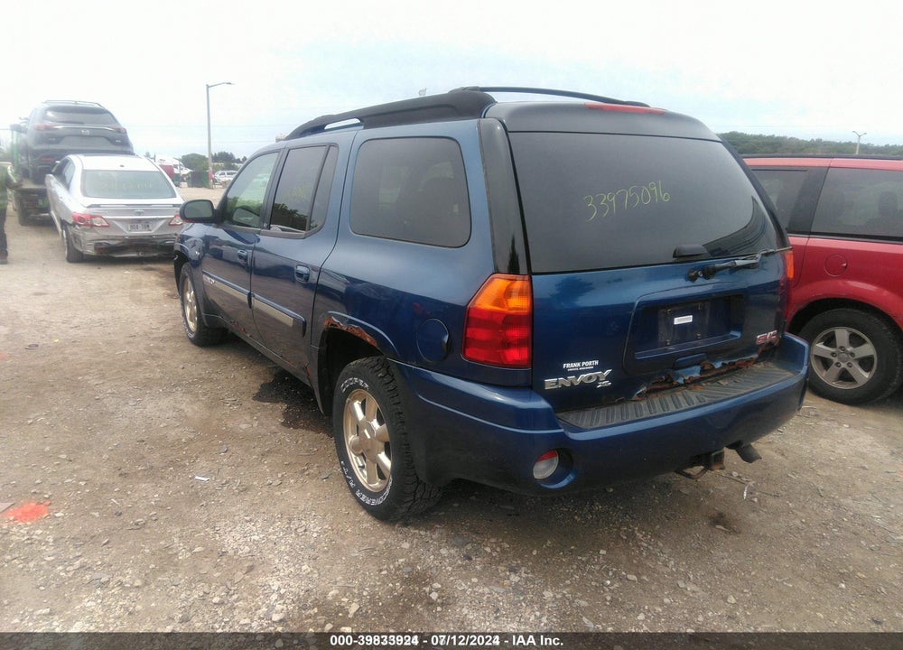 2005 GMC ENVOY XL SLT VIN: 1GKET16M556169291