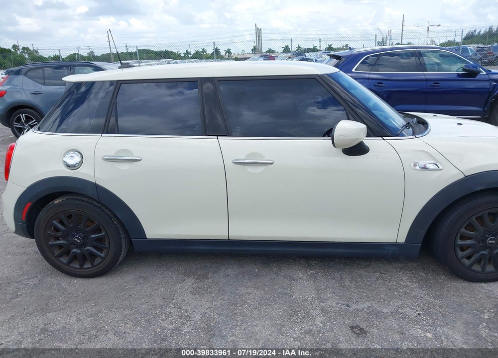 2020 MINI HARDTOP COOPER S VIN: WMWXU9C05L2M11659