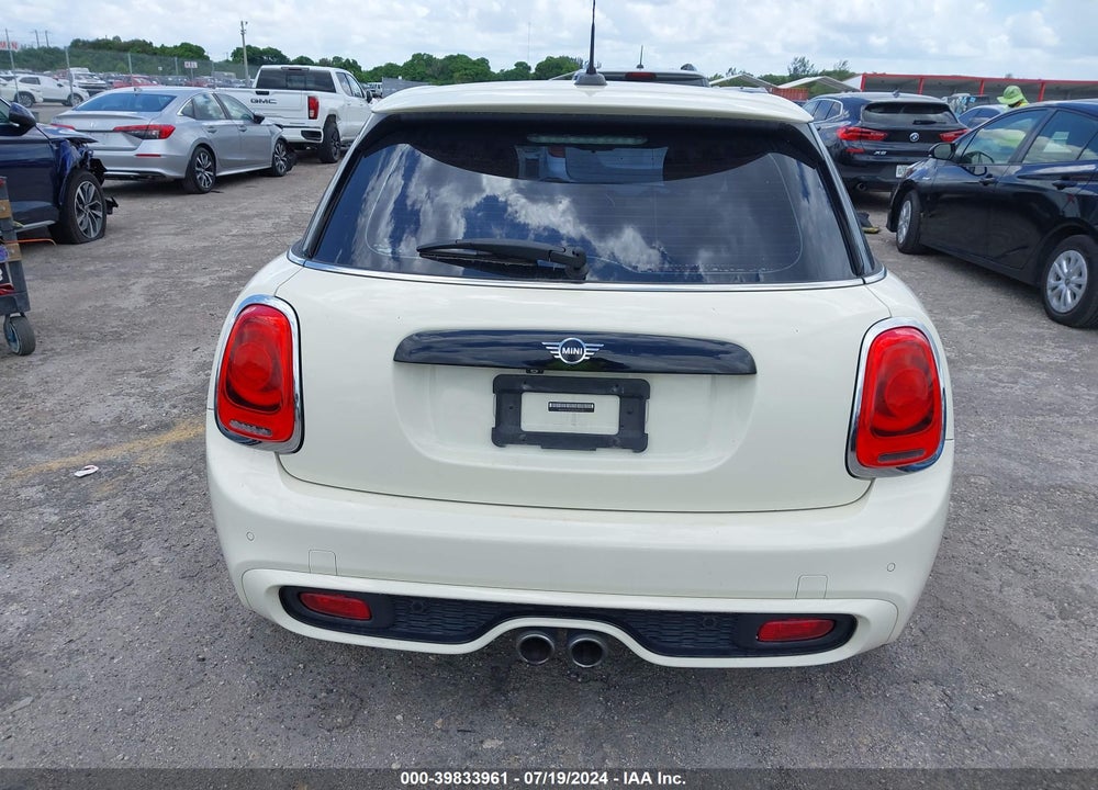 2020 MINI HARDTOP COOPER S VIN: WMWXU9C05L2M11659