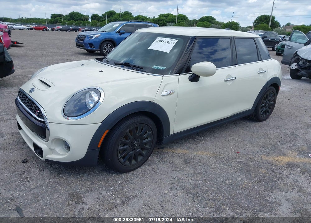 2020 MINI HARDTOP COOPER S VIN: WMWXU9C05L2M11659