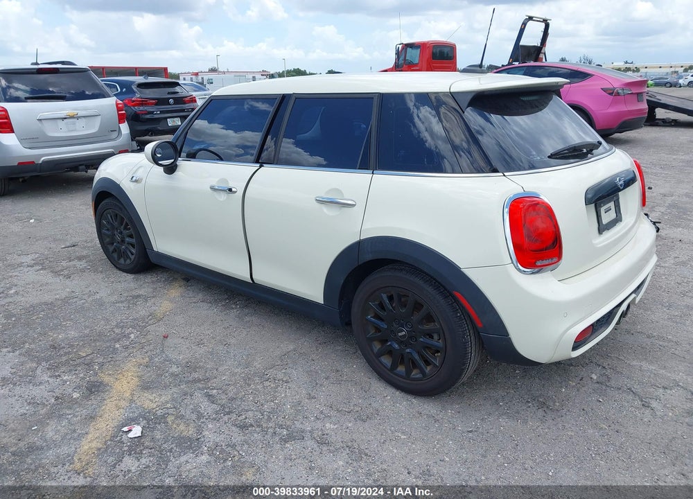 2020 MINI HARDTOP COOPER S VIN: WMWXU9C05L2M11659