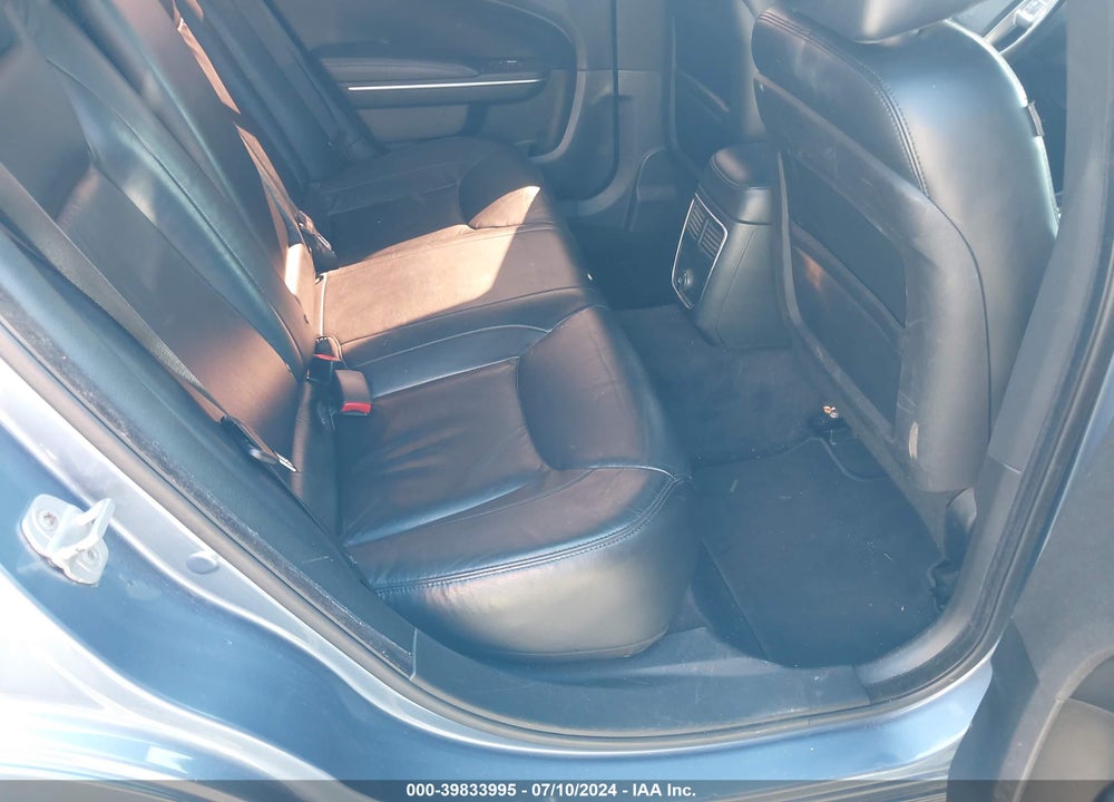 2011 CHRYSLER 300 LIMITED VIN: 2C3CA5CG2BH546172