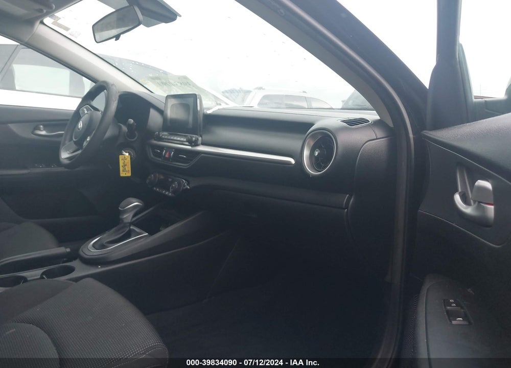 2019 KIA FORTE LXS VIN: 3KPF24AD9KE085752