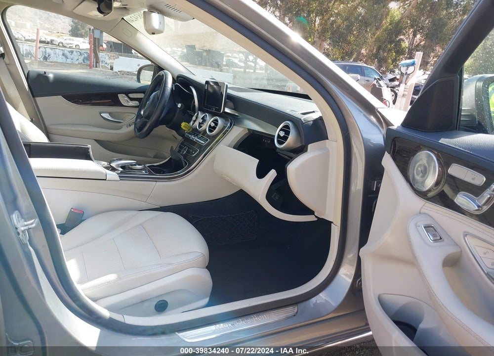 2015 MERCEDES-BENZ C 300 LUXURY/SPORT VIN: 55SWF4JB7FU053058