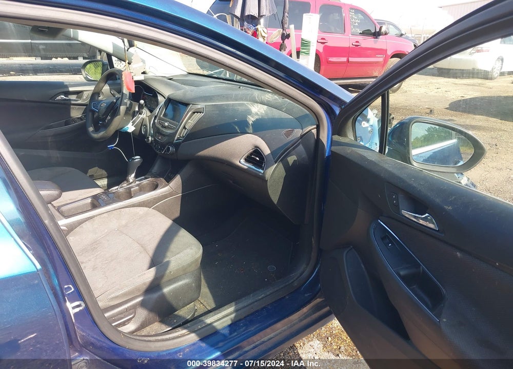 2019 CHEVROLET CRUZE VIN: 1G1BE5SM5K7121987