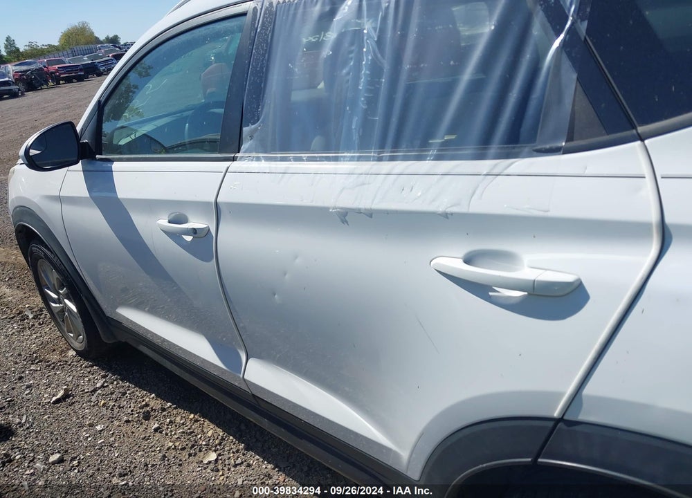 2016 HYUNDAI TUCSON SE VIN: KM8J3CA49GU126368