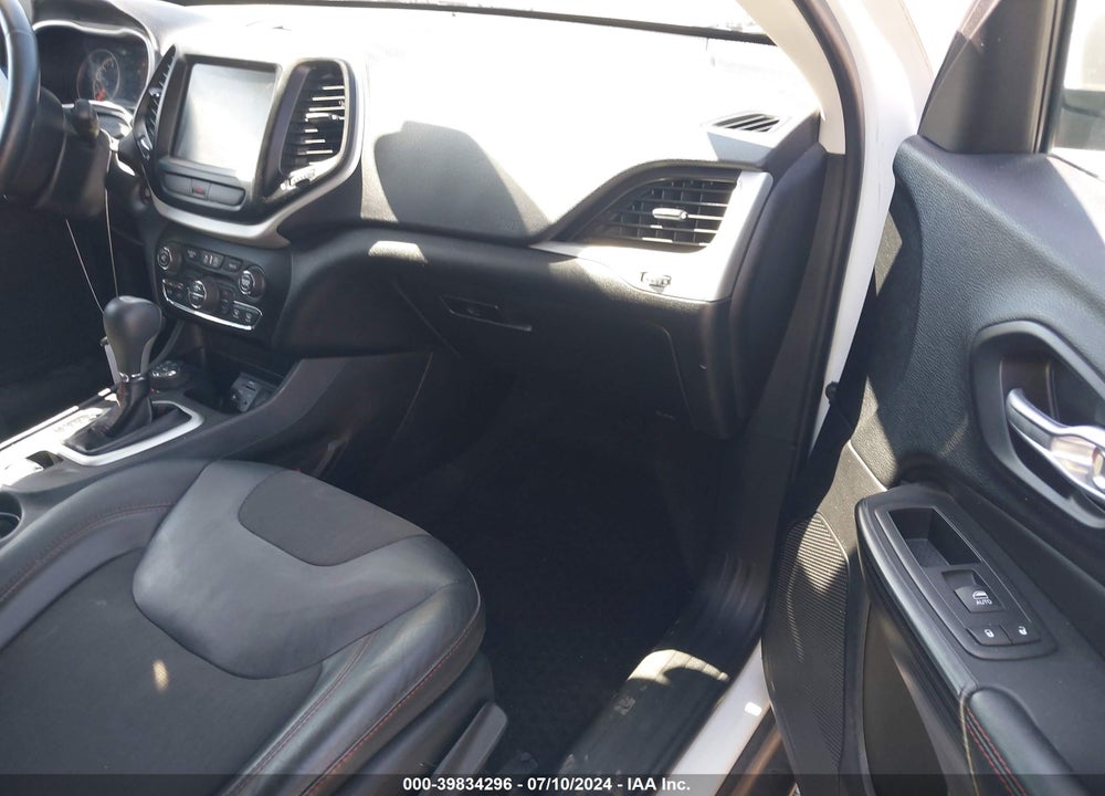 2017 JEEP CHEROKEE TRAILHAWK 4X4 VIN: 1C4PJMBS2HW546633