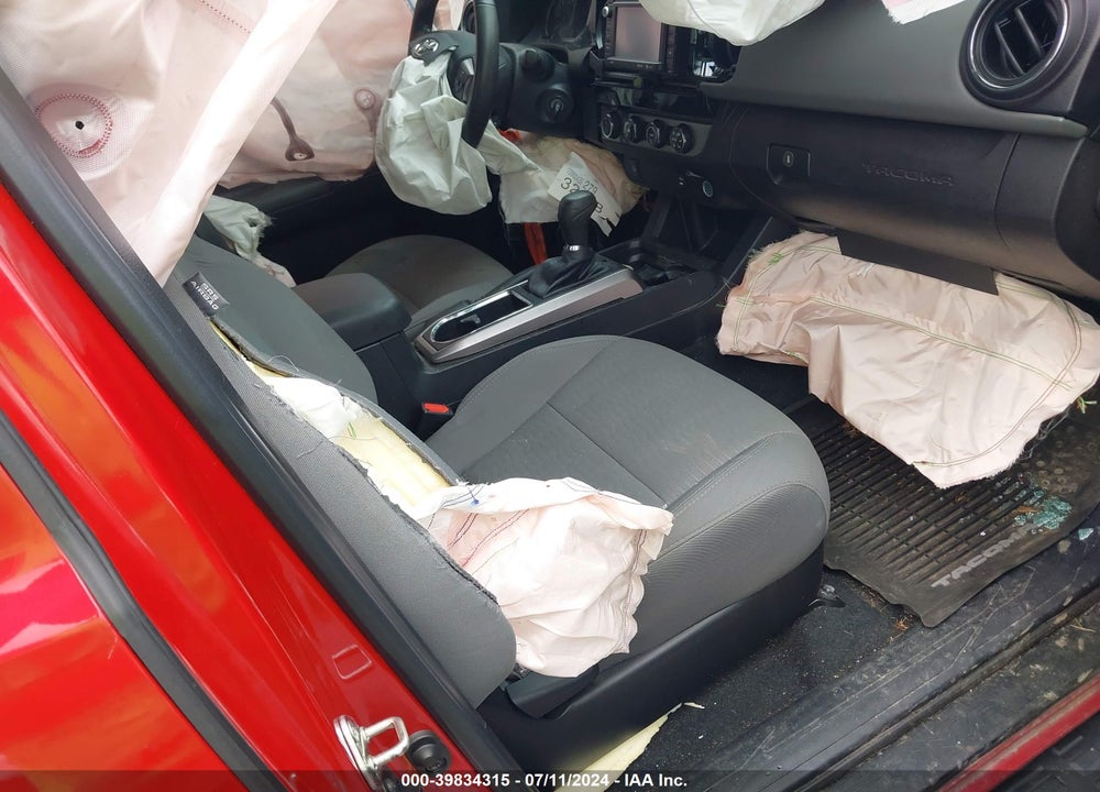 2017 TOYOTA TACOMA SR5 V6 VIN: 5TFSZ5AN7HX070183