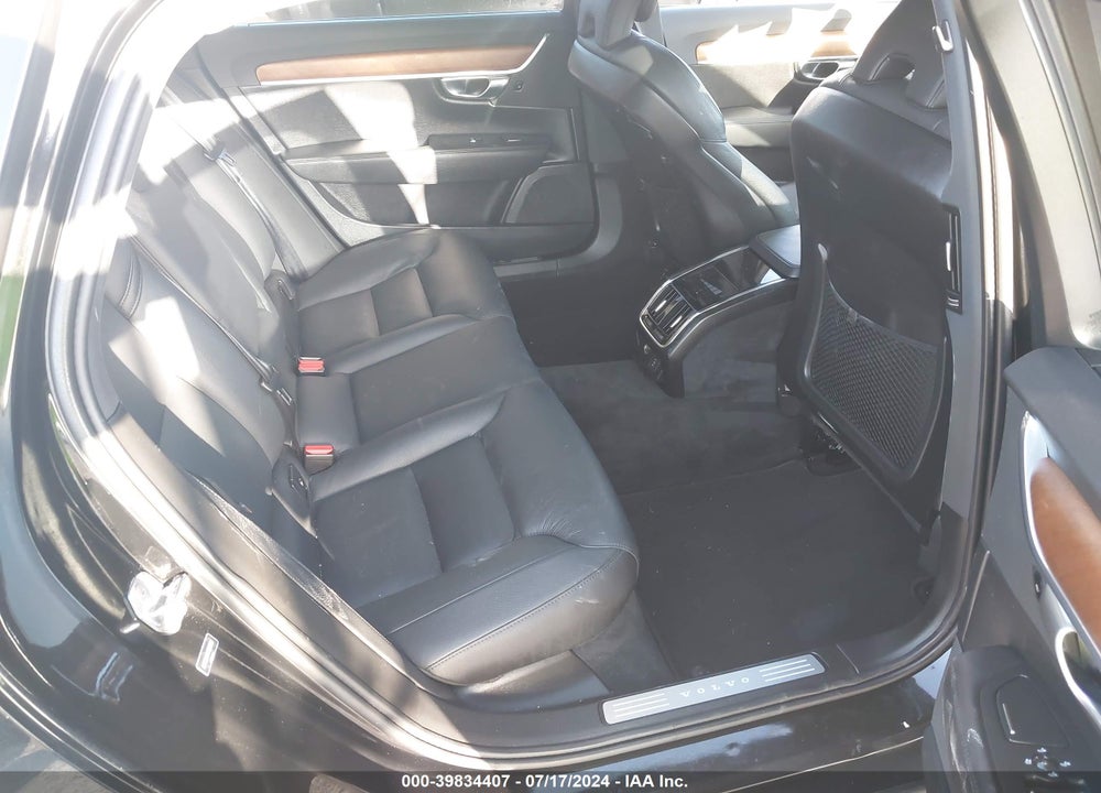 2022 VOLVO S90 B6 MOMENTUM VIN: LVY062MK4NP261516