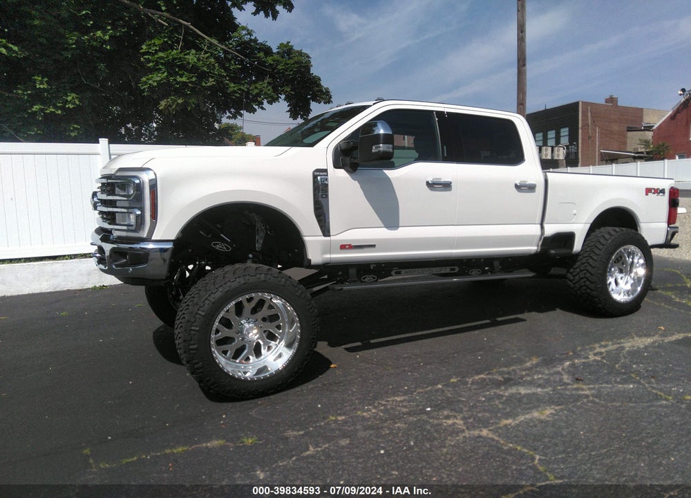 2024 FORD F-350 KING RANCH KING RANCH VIN: 1FT8W3BM4REC41353