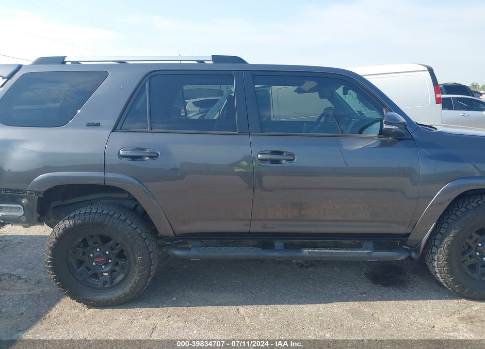 2020 TOYOTA 4RUNNER SR5 PREMIUM VIN: JTEBU5JRXL5745722