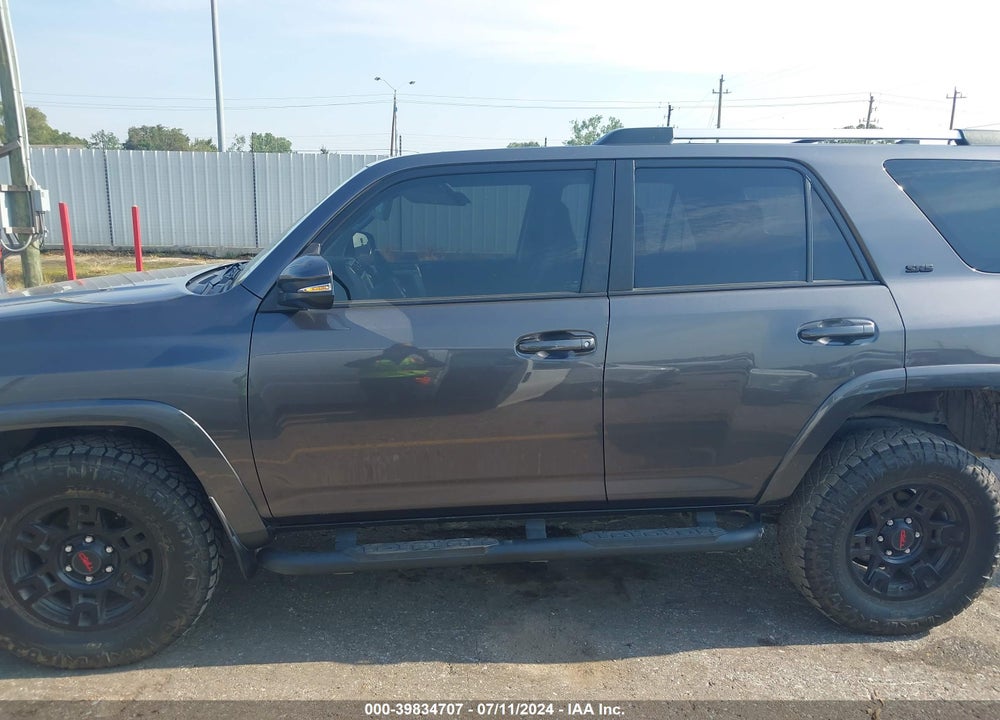 2020 TOYOTA 4RUNNER SR5 PREMIUM VIN: JTEBU5JRXL5745722