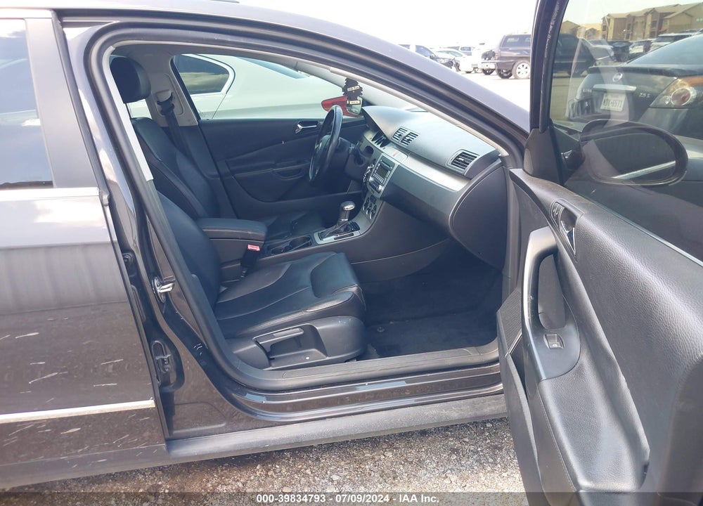 2008 VOLKSWAGEN PASSAT KOMFORT VIN: WVWLK73C08E127514