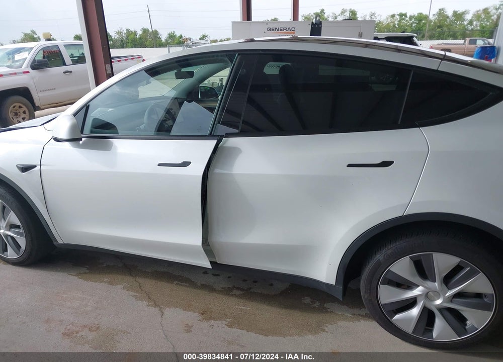 2023 TESLA MODEL Y AWD/LONG RANGE DUAL MOTOR ALL-WHEEL DRIVE VIN: 7SAYGDEE7PA113725