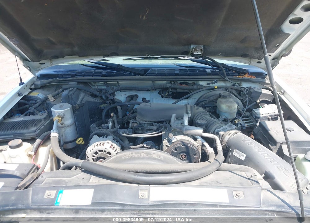 2000 CHEVROLET BLAZER LS VIN: 1GNCT18W0YK198508