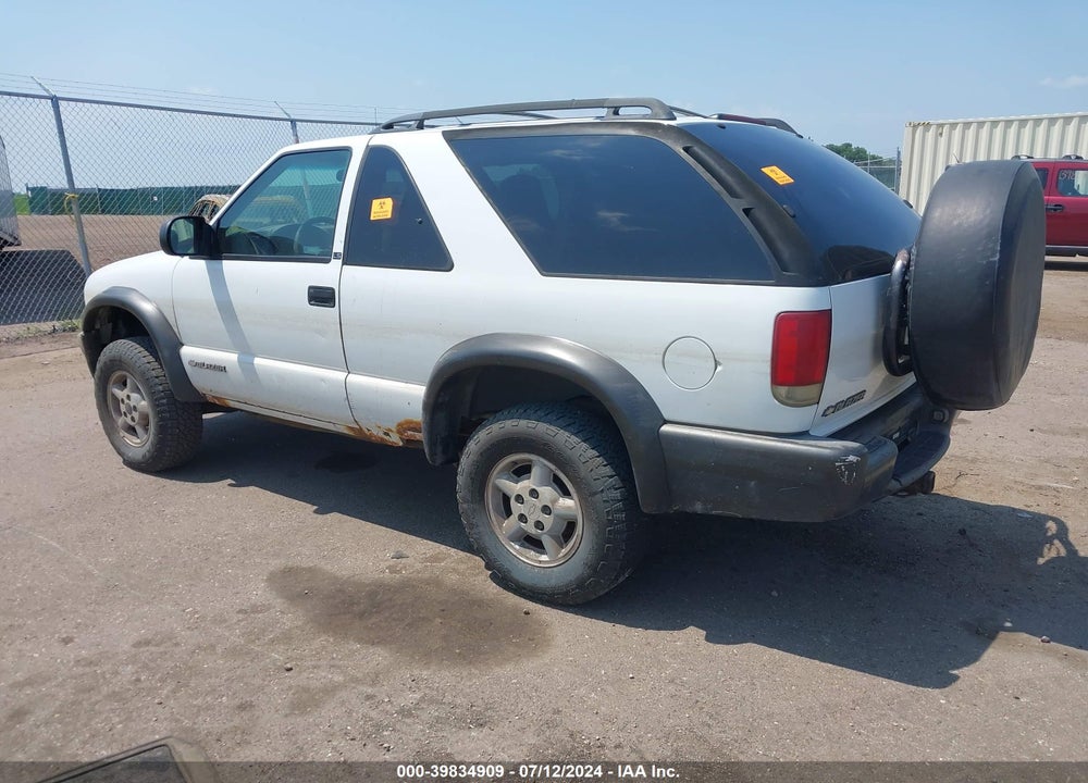 2000 CHEVROLET BLAZER LS VIN: 1GNCT18W0YK198508