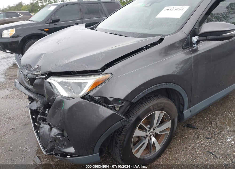 2018 TOYOTA RAV4 XLE VIN: JTMWFREV6JJ204654