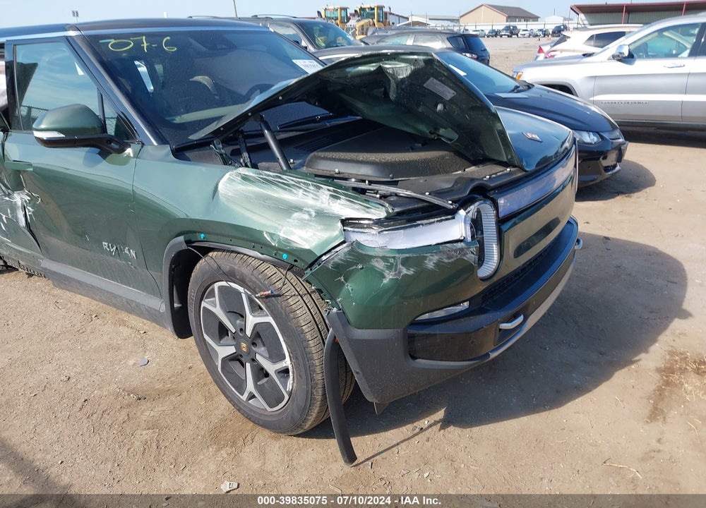 2024 RIVIAN R1S ADVENTURE DUAL MOTOR LARGE PACK/ADVENTURE DUAL MOTOR PERF LARGE PACK VIN: 7PDSGBBA8RN036176