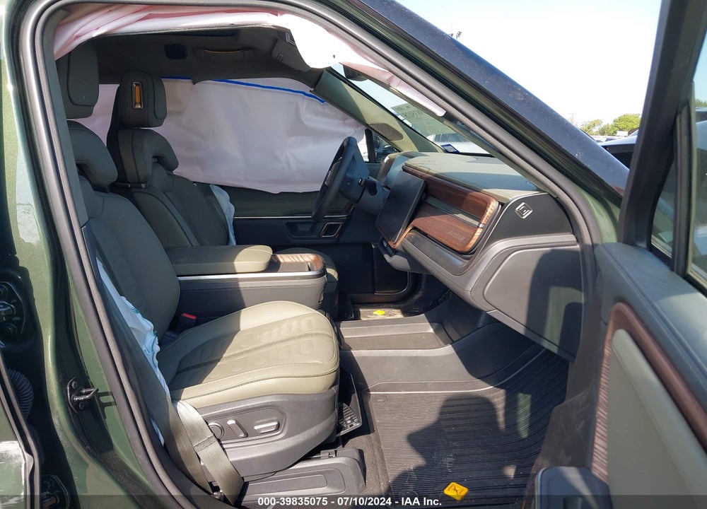 2024 RIVIAN R1S ADVENTURE DUAL MOTOR LARGE PACK/ADVENTURE DUAL MOTOR PERF LARGE PACK VIN: 7PDSGBBA8RN036176